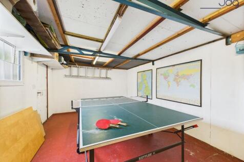 garage / Play Room