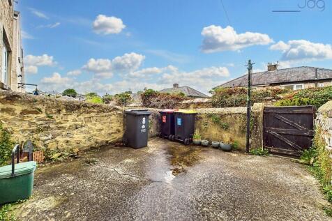 Spacious rear yard