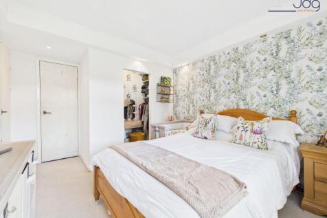 Double Bedroom 1 with dressing area