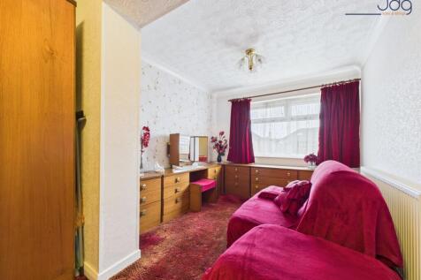 Open Plan Double Bedroom and dressing area