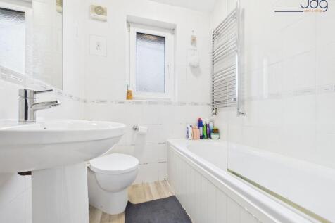 Modern Three Piece Bathroom