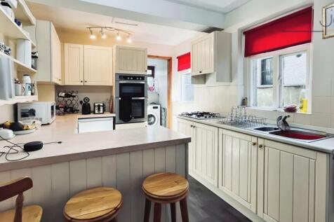 Modern Fitted Kitchen