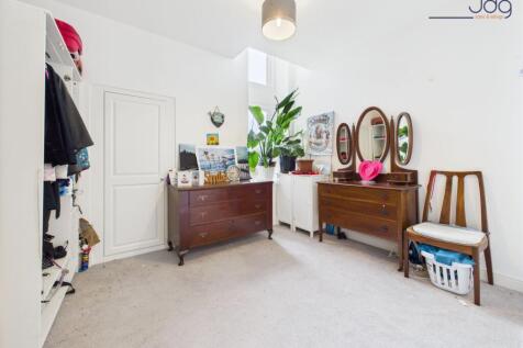 Double Bedroom 2 with storage space