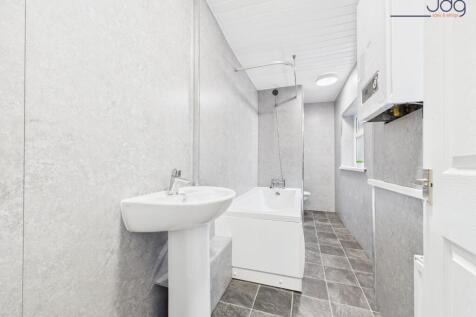 Newly Fitted Bathroom | 2025