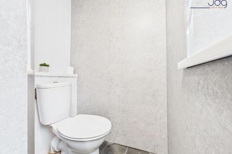 Newly Fitted Bathroom | 2025