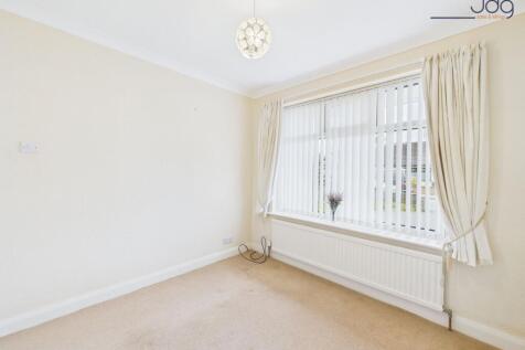 Second Lower Bedroom