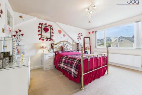 Double Bedroom 1 with walk in wardrobe area