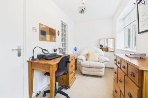 Single Bedroom/Office