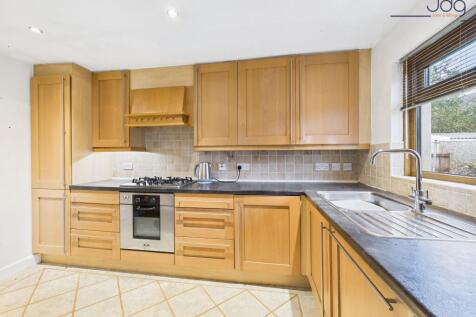 Kitchen with Breakfast Bar