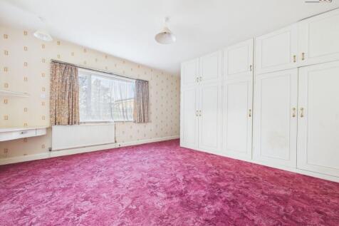 Double Bedroom 3 with built in storage