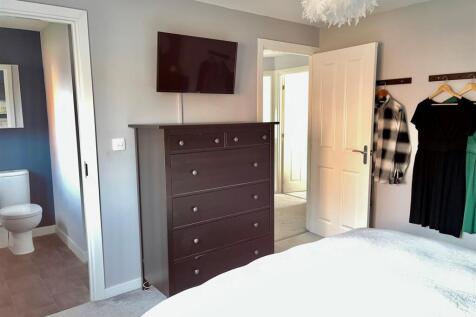 Bedroom 1 I.jpg