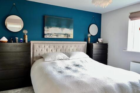 Bedroom .jpg