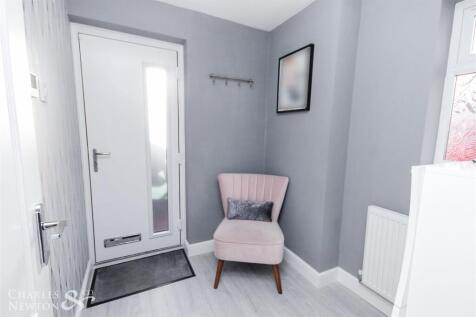 entrace hallway.jpg