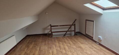 Attic Bedroom (3)