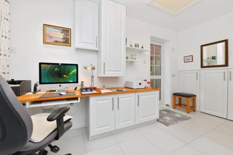 Cloak Room/ Utility Room 