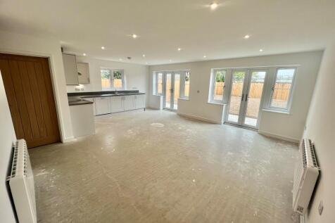 Open-Plan Living / Kitchen