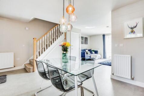 Kitchen/ Dining/ Living