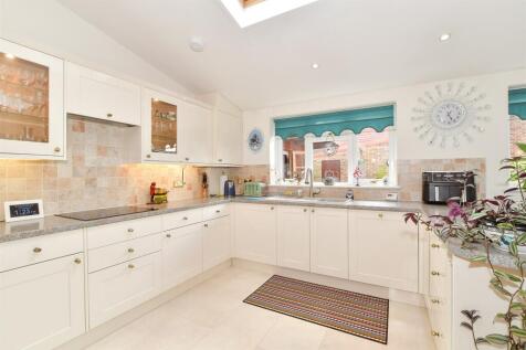 Kitchen/Dining Area