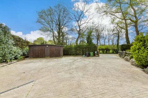 Driveway/Parking