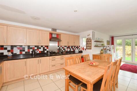 Kitchen/Breakfast Area