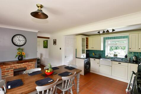Kitchen/Breakfast Area