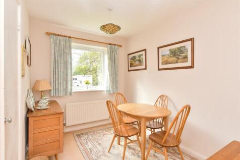 Bedroom /Dining Room