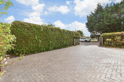 Driveway/Parking