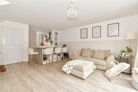 Lounge/Dining Area