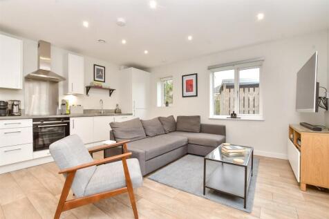 Lounge / Kitchen