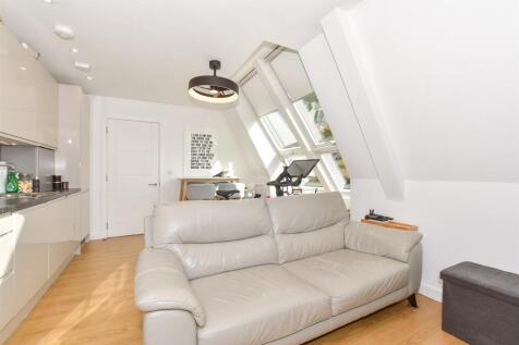 Lounge/Kitchen