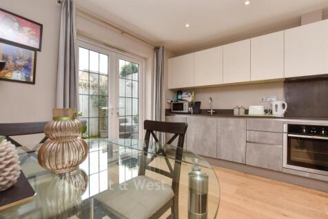 Lounge / Kitchen