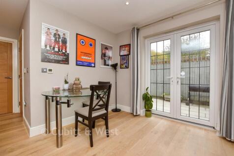 Lounge / Kitchen