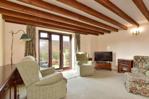 Lounge/ Dining Room