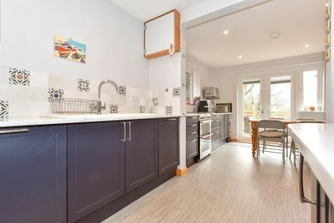 Kitchen/ Breakfast Room
