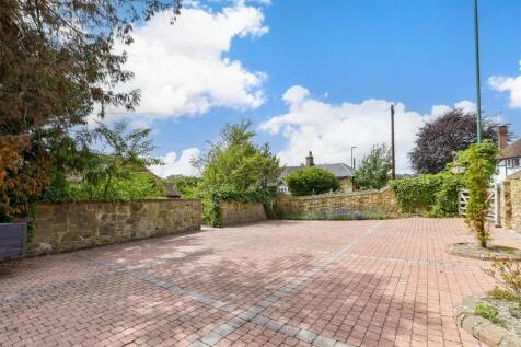 Driveway/Parking