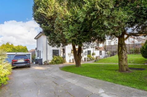 Driveway/Parking
