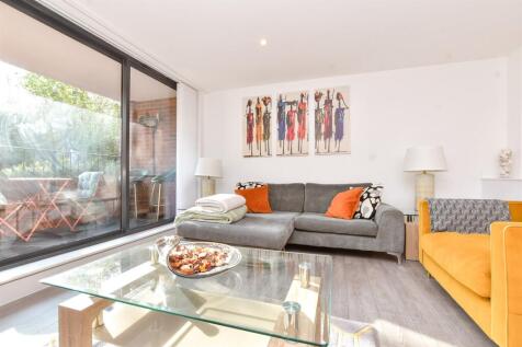 Living Room / Kitchen