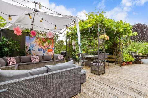 Patio / Decking