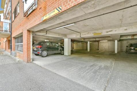 Driveway/Parking