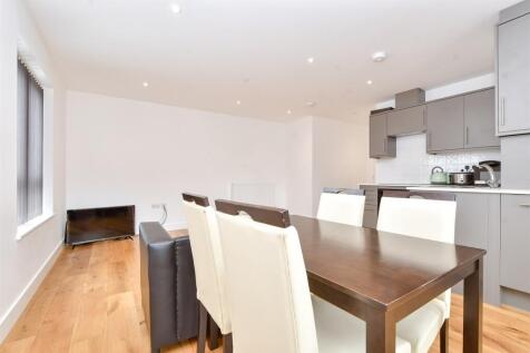 Kitchen / Lounge / Diner