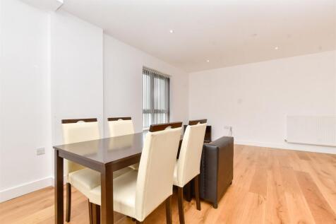 Kitchen / Lounge / Diner
