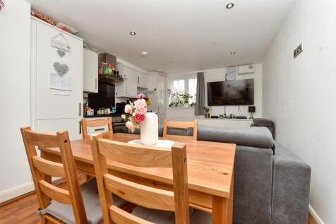 Lounge / Kitchen