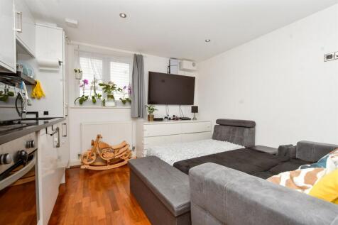 Lounge / Kitchen