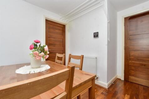 Lounge / Kitchen