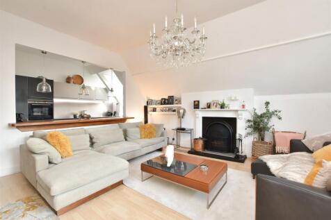 Living/Dining Area