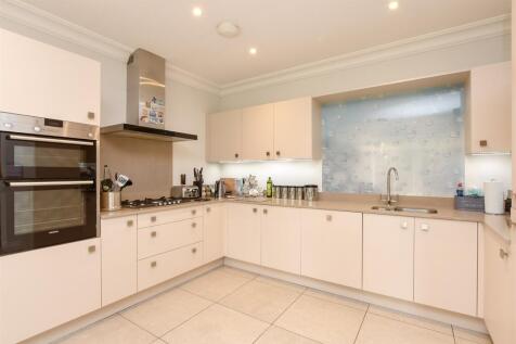 Kitchen/Dining Area