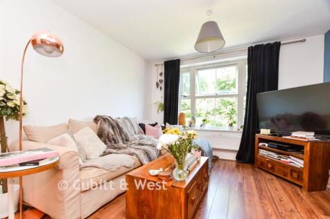 Living / Dining Area
