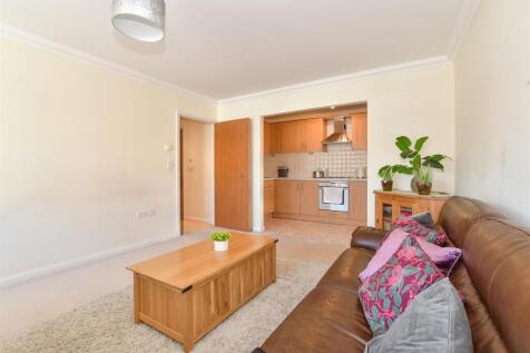 Lounge/Dining Area