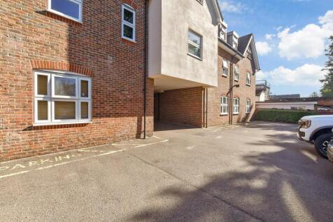 Driveway/Parking