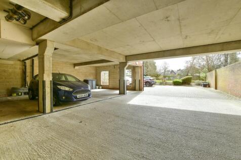 Driveway/Parking